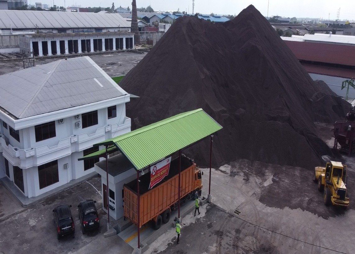 Stockpile Warehouse